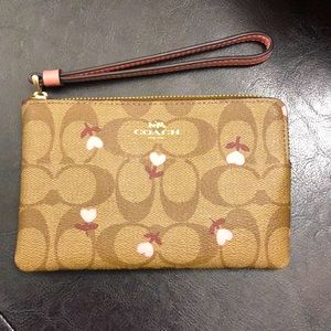 NWT Coach Signature Heart Wristlet